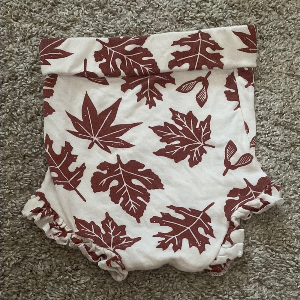 Ruffle baby girl shorts